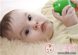 三個月的寶寶有哪些表現 三個月寶寶會什么本領