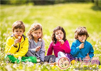 帶孩子們春游玩曬圖說說 和孩子春游曬照句子說說朋友圈 帶孩子們春游玩曬圖說說 和孩子春游曬照句子說說朋友圈