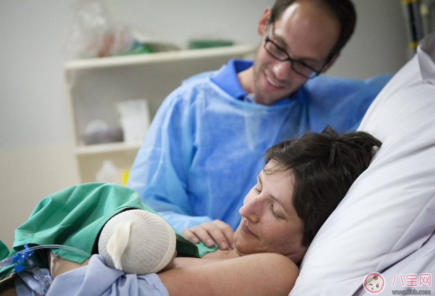 二胎媽媽在樓道里生娃要注意什么 二胎媽媽突然要生了怎么辦