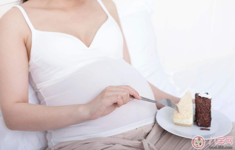 懷孕吃蛋糕曬圖的心情說說 孕期吃蛋糕曬照怎么發說說朋友圈