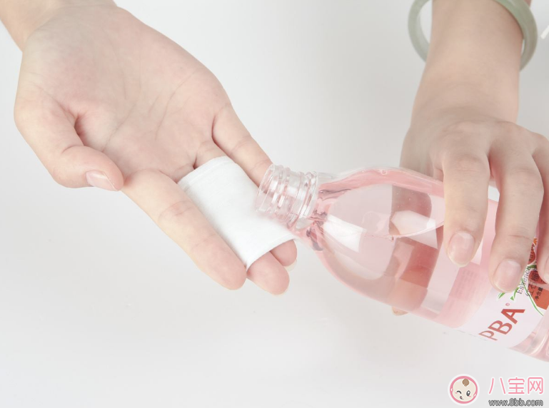 化妝水應該什么時候用 化妝水怎么用效果最好