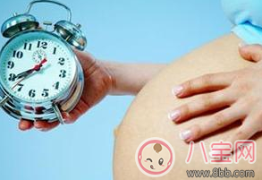 數胎動手要放肚子上嗎 胎兒什么時候最愛動