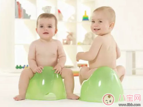 吃配方奶粉寶寶的大便正常顏色 奶粉寶寶和母乳寶寶大便有什么不同