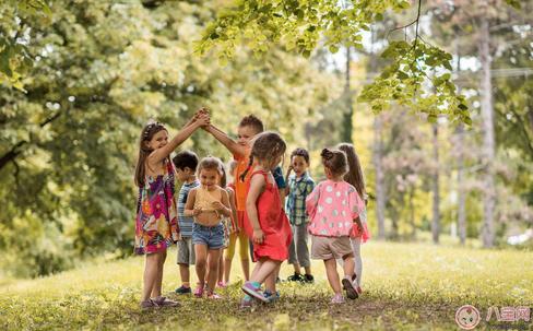 跟孩子們在一起玩游戲的心情說說 和孩子一起游戲的感想