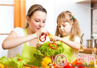 陪女兒吃飯的心情短語 和女兒吃飯的說說句子