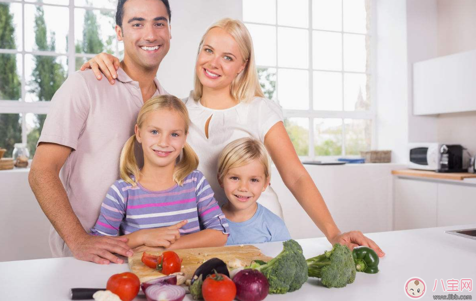 陪女兒吃飯的心情短語 和女兒吃飯的說說句子