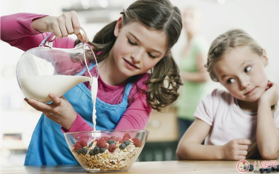 陪女兒吃飯的心情短語 和女兒吃飯的說說句子