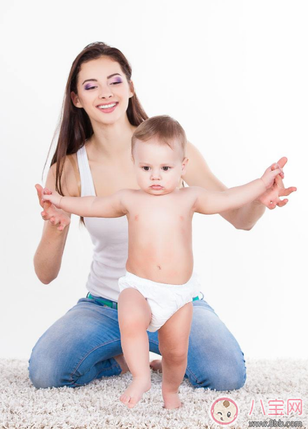 寶寶會走路了高興的寄語說說 感嘆寶寶會走路開心的心情說說