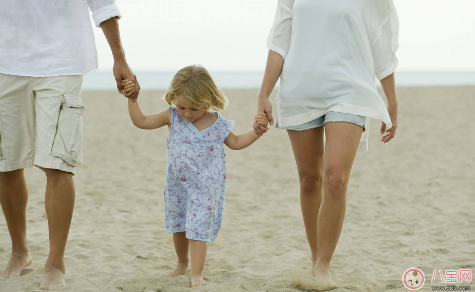 寶寶會走路了高興的寄語說說 感嘆寶寶會走路開心的心情說說