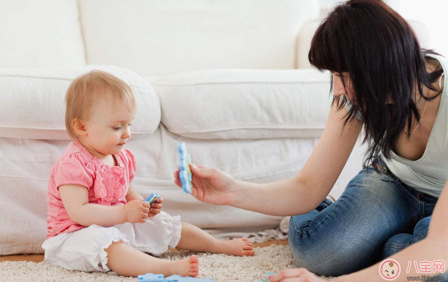 和寶寶一起拼圖的心情感想 跟孩子一起玩拼圖的句子說說