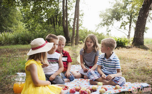 帶孩子在戶外野炊燒烤的心情句子 和家人去野炊燒烤的說說朋友圈