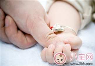 寶寶一百天的心情說說 寶寶一百天紀(jì)念曬圖文字