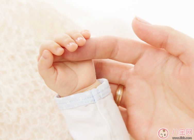 寶寶一百天的心情說說 寶寶一百天紀(jì)念曬圖文字