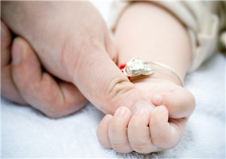 寶寶一百天怎樣發(fā)朋友圈  寶寶百日曬圖心情說說感慨