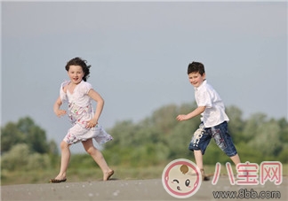 和孩子一起晨跑的心情說說 堅持和孩子一起晨跑的句子短語