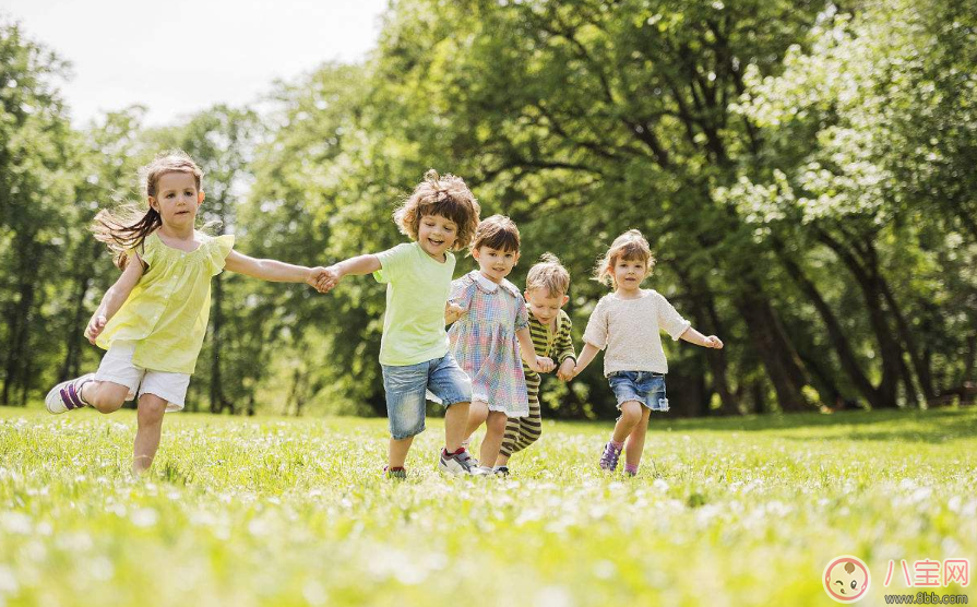 和孩子一起晨跑的心情說說 堅持和孩子一起晨跑的句子短語