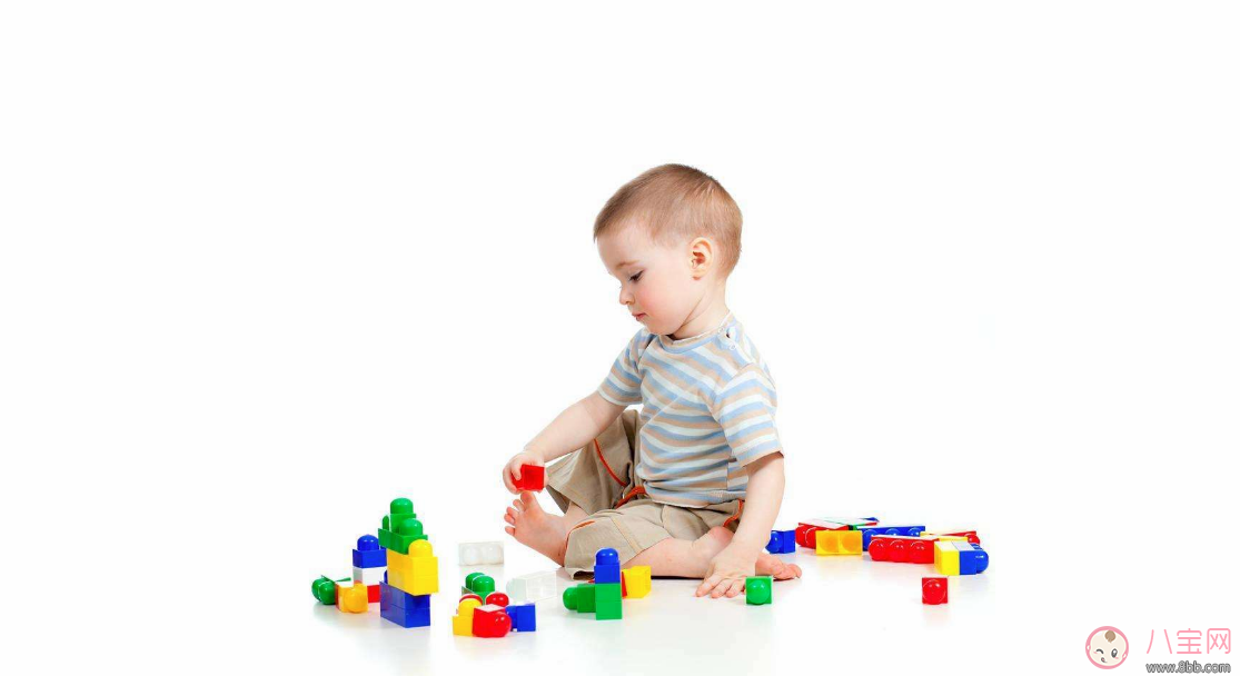 為什么小花妹妹崇拜鄧超玩樂高 樂高適合幾歲孩子玩