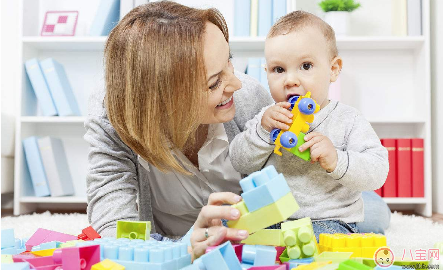 為什么小花妹妹崇拜鄧超玩樂高 樂高適合幾歲孩子玩