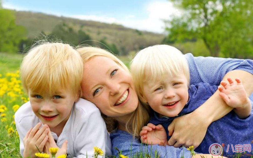 女人帶孩子辛苦的心情說說 女人一個人帶孩子的心酸感受說說