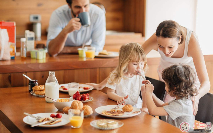 給孩子做愛心早餐的心情短語 分享給孩子做的愛心早餐的句子說說