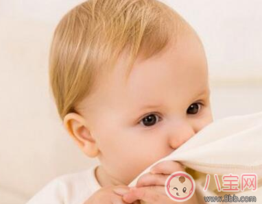 寶寶鼻痂多什么原因 孩子鼻塞可以用滴鼻凈嗎 寶寶鼻痂多什么原因 孩子鼻塞可以用滴鼻凈嗎