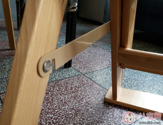 貝嬌寶寶餐椅怎么樣 貝嬌實木帶輪子餐椅好用嗎