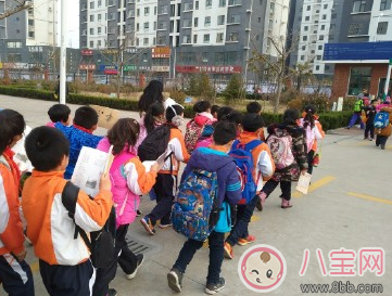 等待孩子放學(xué)時的心情說說 放學(xué)接孩子回家的說說感悟