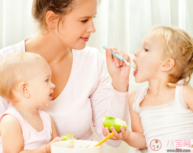 孩子吃飯拖拖拉拉怎么辦 為什么孩子吃飯總愛拖拖拉拉