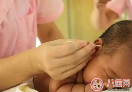 新生兒寶寶洗臉洗五官方法 剛出生寶寶洗臉方法大全 新生兒寶寶洗臉洗五官方法 剛出生寶寶洗臉方法大全