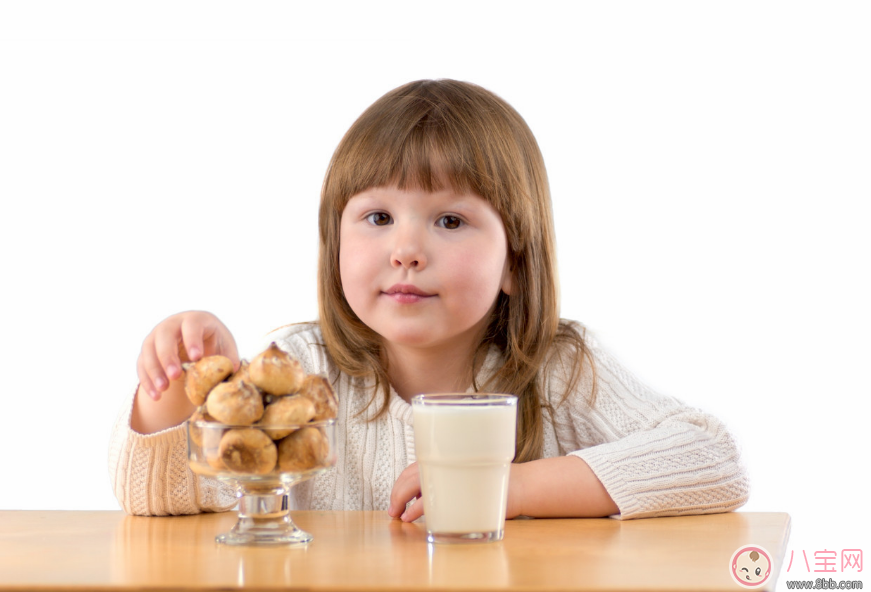 適合寶寶吃的小餅干有哪些牌子 什么餅干寶寶不能吃