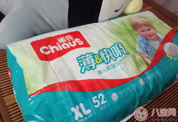 雀氏薄快吸和好奇鉑金哪個好 雀氏薄快吸紙尿褲使用測評