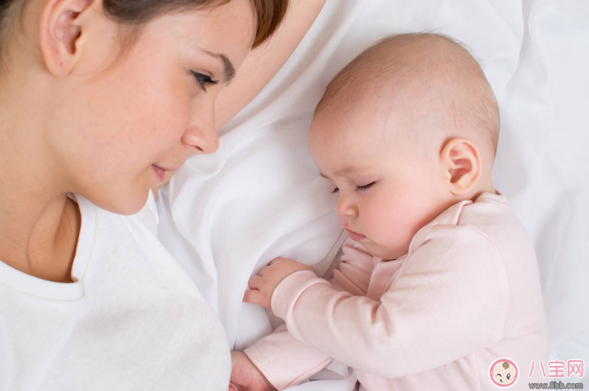 照顧新生兒很累怎么辦 為什么照顧新生兒讓媽媽累到疲憊