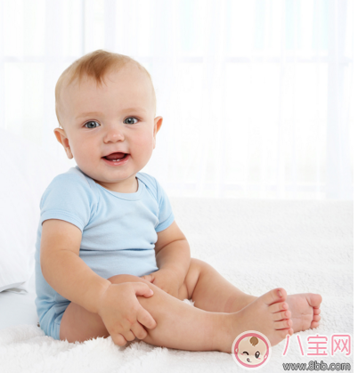 寶寶幾個月可以訓練坐 訓練寶寶坐的具體方法攻略