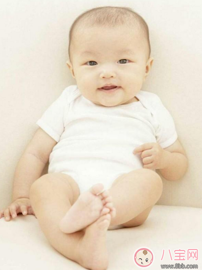 寶寶幾個月可以訓練坐 訓練寶寶坐的具體方法攻略