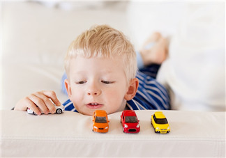 家長打孩子對嗎 孩子不聽話時要不要打打罵