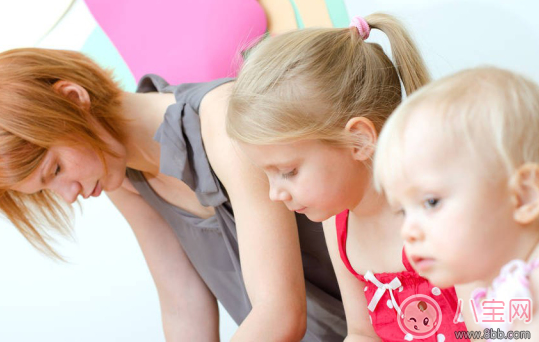 孩子生病媽媽睡不著的心情短語 小孩生病大人失眠的說說感慨