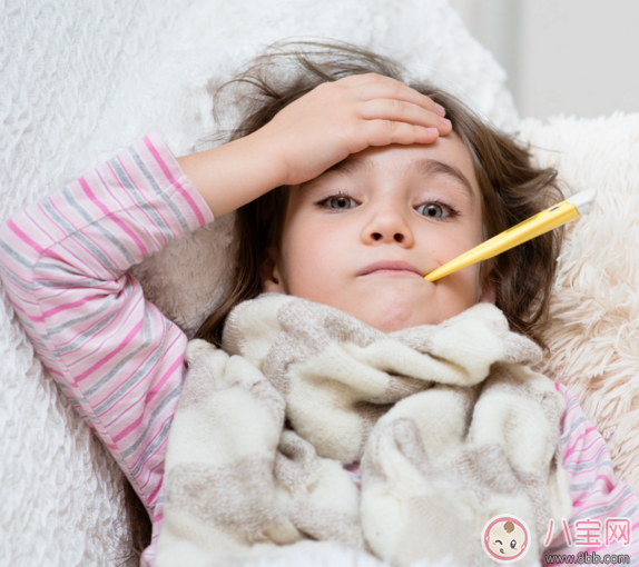 女兒發燒媽媽心情語錄 女兒發燒媽媽心疼說說句子