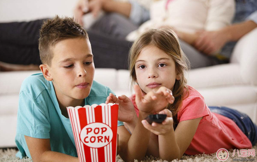 陪孩子看動畫片的感慨說說 和寶寶一起看動畫片的心情感悟