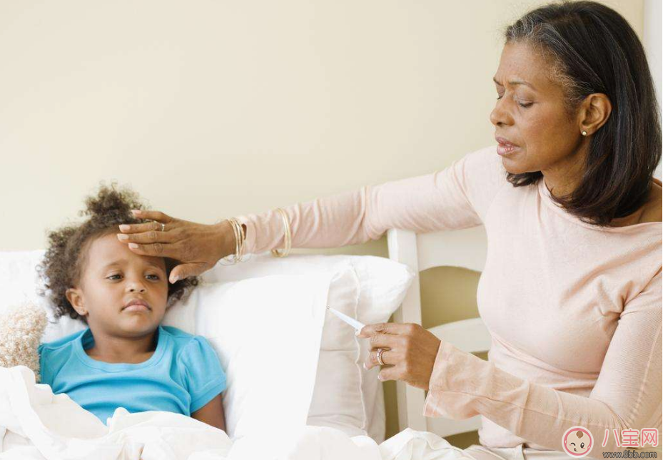 嬰兒發(fā)燒如何退燒 寶寶哪些癥狀應(yīng)及時(shí)送醫(yī)院