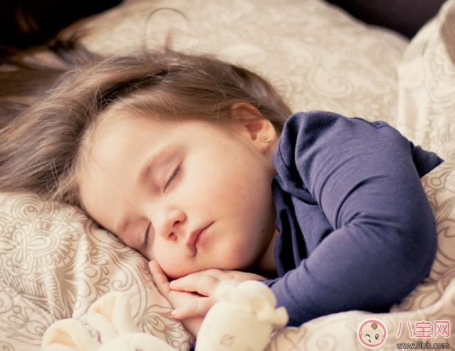 寶寶睡覺打呼嚕怎么回事 寶寶睡覺為什么會打鼾