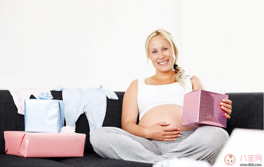 收到送給孩子的衣服的感謝心情話語 感謝別人送給孩子衣服的說說