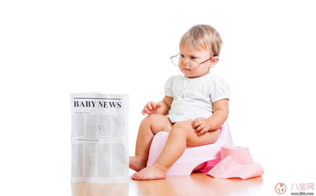 幾歲開始訓練寶寶大小便 如何帶寶寶練習坐盆上廁所 幾歲開始訓練寶寶大小便 如何帶寶寶練習坐盆上廁所