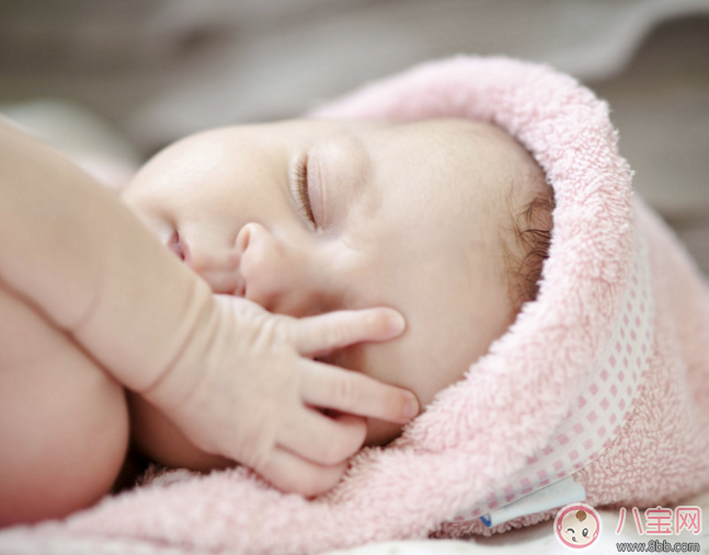 寶寶夜里總醒怎么回事 為什么寶寶夜里老是頻繁醒來 寶寶夜里總醒怎么回事 為什么寶寶夜里老是頻繁醒來