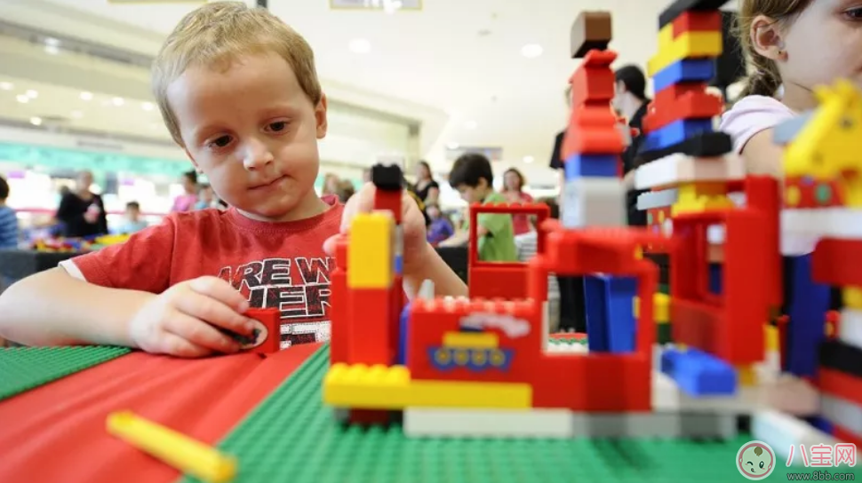 孩子一輸就哭鬧耍賴怎么辦 孩子好勝心是好事壞事