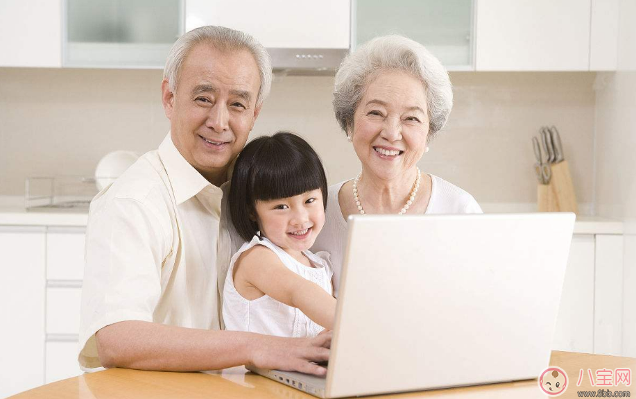 什么樣的老人適合帶孩子 孩子跟著老人生活好嗎