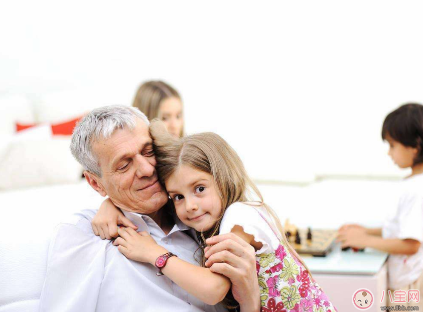 什么樣的老人適合帶孩子 孩子跟著老人生活好嗎