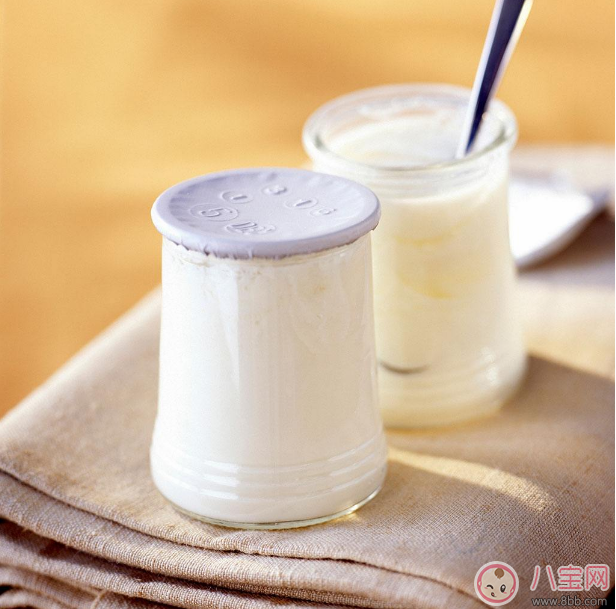 一歲前寶寶適合喝什么樣的酸奶 如何給小寶寶挑選酸奶 一歲前寶寶適合喝什么樣的酸奶 如何給小寶寶挑選酸奶