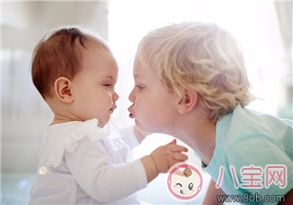 孩子發燒手足冰冷怎么推拿 按摩哪些穴位能改善寶寶發燒手腳冰冷