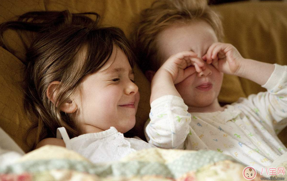 孩子早上起床太早好嗎 早起對(duì)孩子身體有什么好處 孩子早上起床太早好嗎 早起對(duì)孩子身體有什么好處