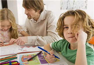 如何鼓勵孩子完成作業 家長怎么輔導孩子做作業